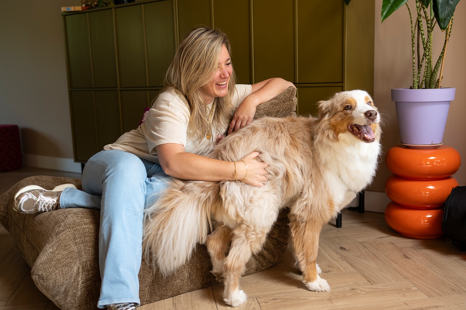 Yvonne van Praktijk SYM met haar hond Simba